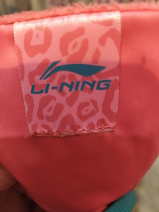 Продам кроссовки фирмы Li-Ning