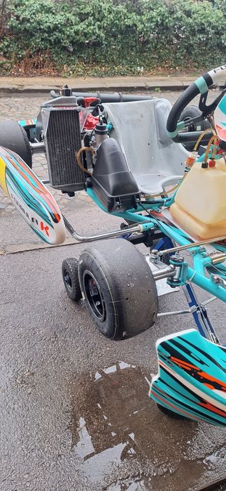 Състезателен  картинг вече и с нови стикери