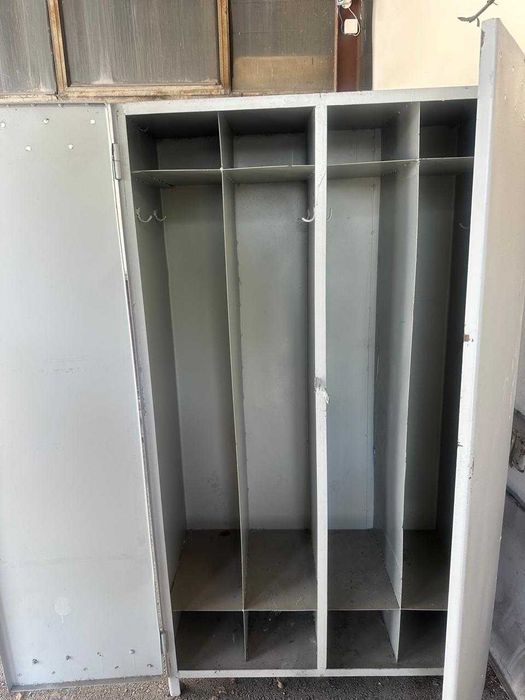 Прдам шкаф стелаж