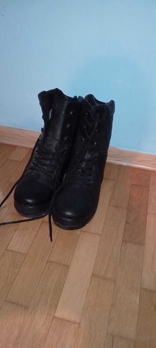 Полицейски кубинки