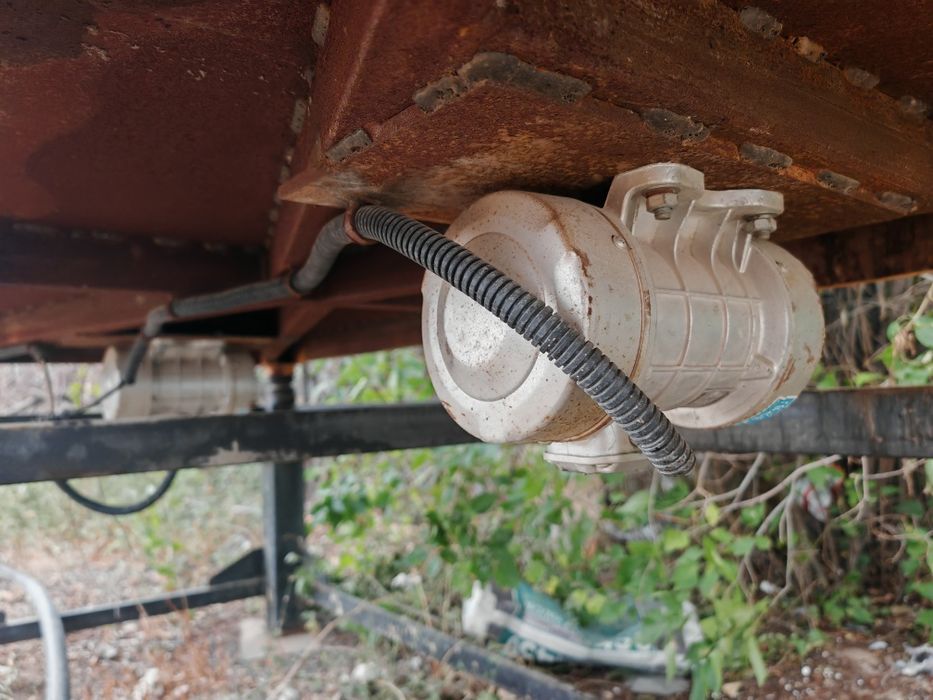 Выйбростол новый 2,5м*1м