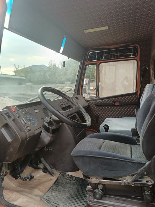 Продам Мерседес 609.