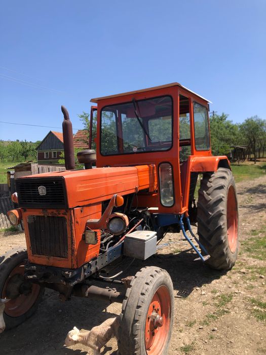 Vând Tractor U650