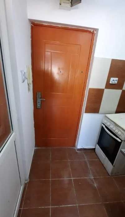 Дава се под наем Едностаен апартамент в Пловдив, Южен - 40 кв.м за 178.5 € - Снимка #3