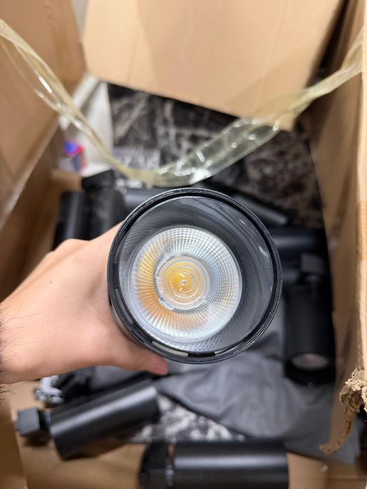 Продам абсолютно новые споты