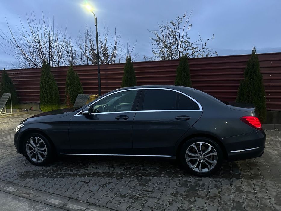 Mercedes-Benz C AirMatic/Distronic PLUS/HeadUp Display/4Butoane/Dotari TOP