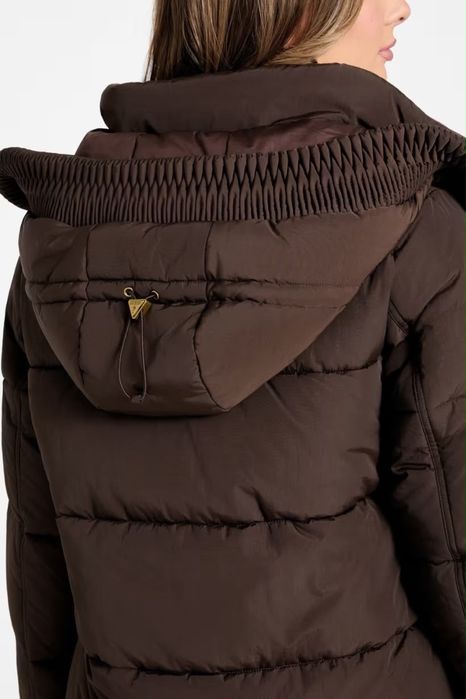 Женский пуховик Guess