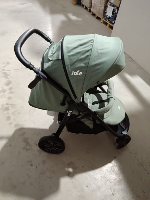 Vând cărucior în stare perfecta