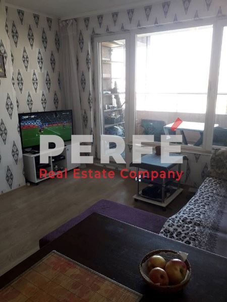 Продава се Двустаен апартамент в Бургас, Славейков - 56 кв.м за 2027 €/кв.м - Снимка #1