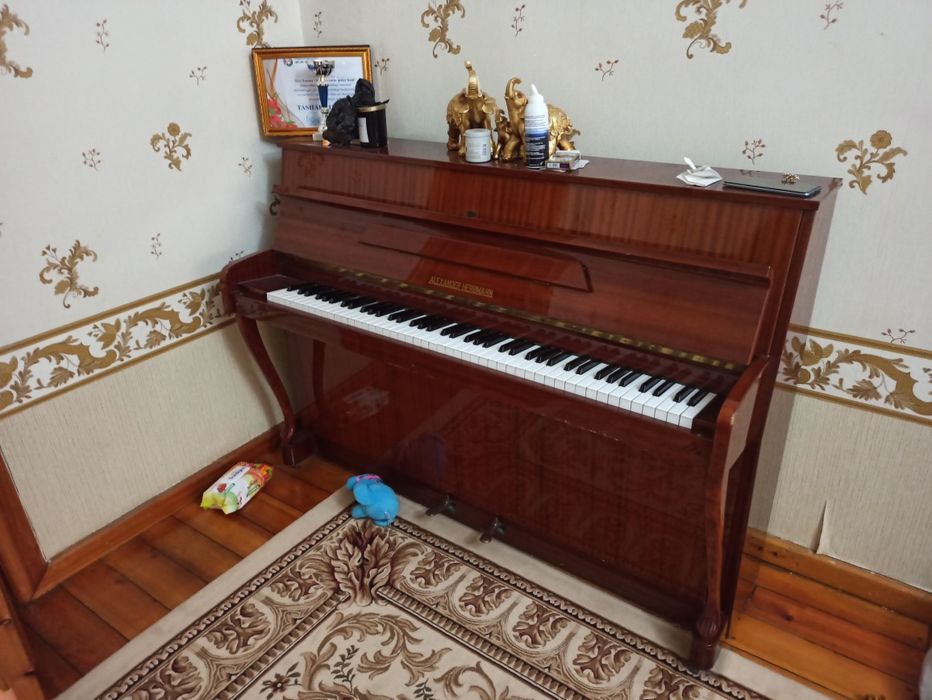 Пианино Herrmann в отличном состоянии