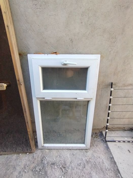 Продаётся пластик окно