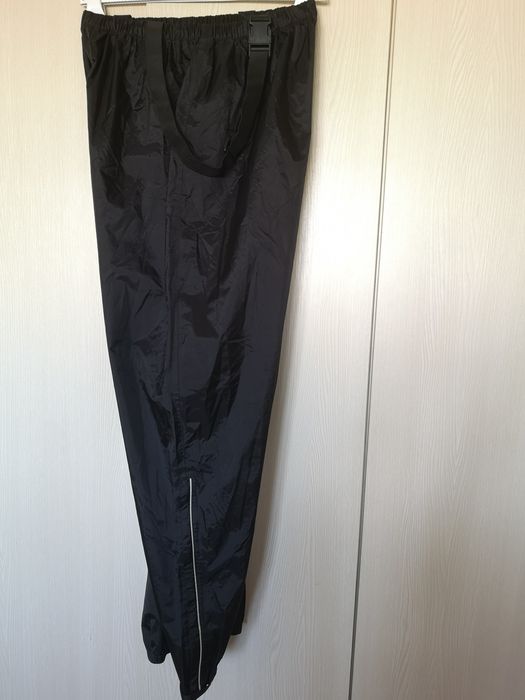 Pantaloni ploaie proof  impermeabili M si L