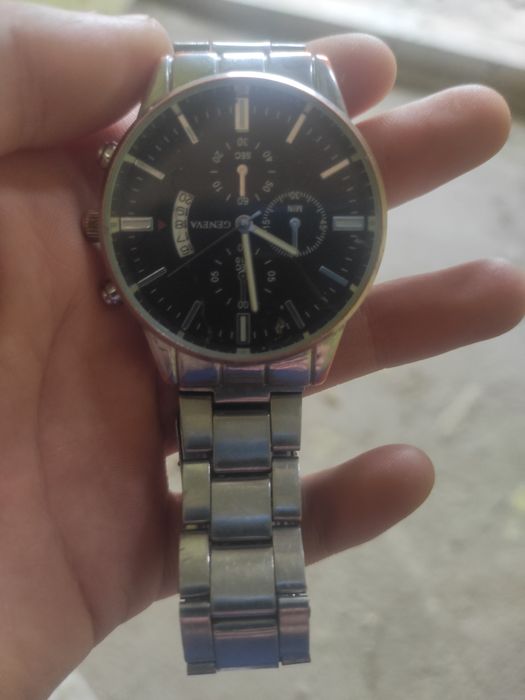 Продам часы Geneva