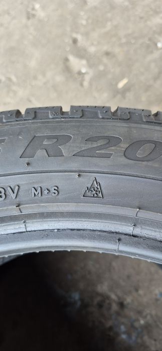 4 anvelope iarna Pirelli 265/45/20.Pretul este pe bucata.