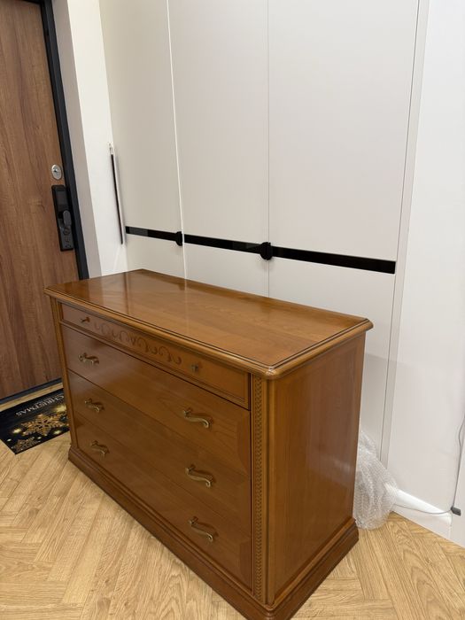 Продам спальный гарнитур