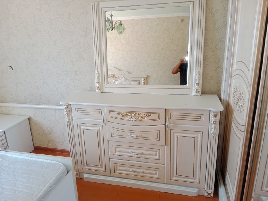 Спальный гарнитур