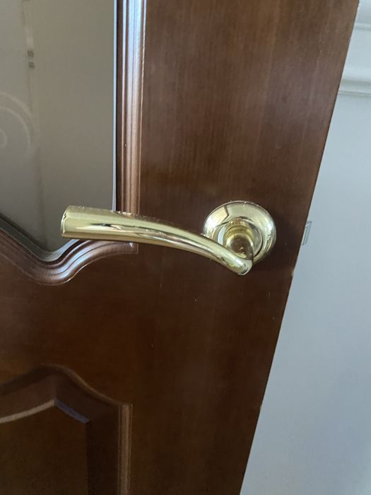 Срочно продам двери б/у дешево!