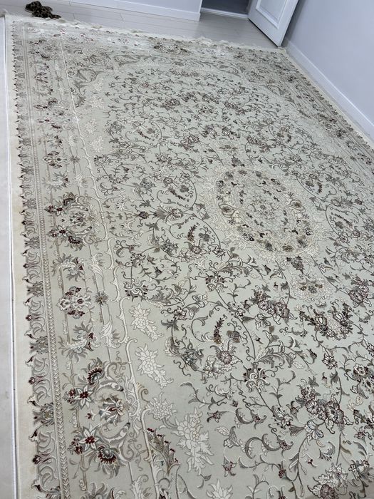 Продается ковёр в отличном состоянии