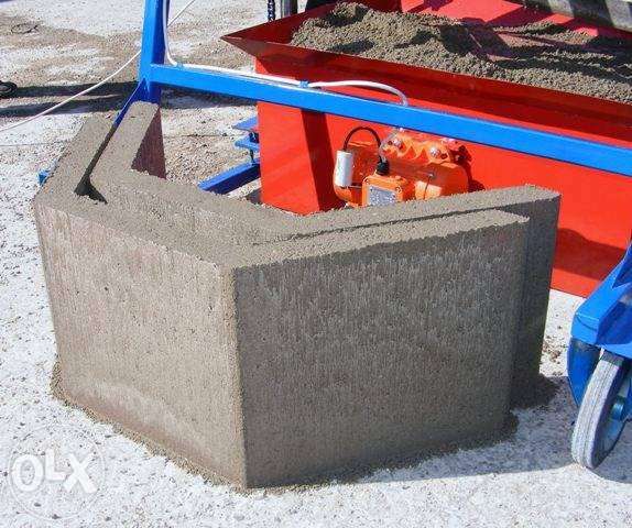 Promotie Presa/ Masina mobila boltari beton, boltari fundatie, boltari stalp -model SMART