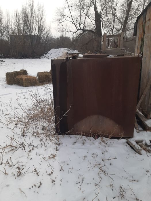 Продаеся ёмкость 4 куб