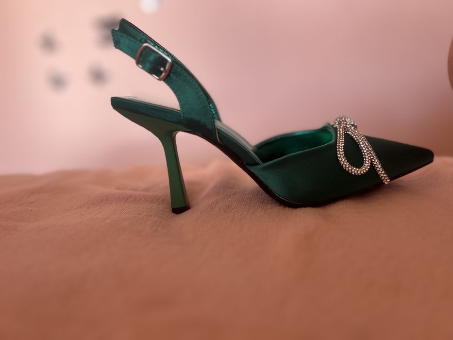 Pantofi cu toc eleganti NOI