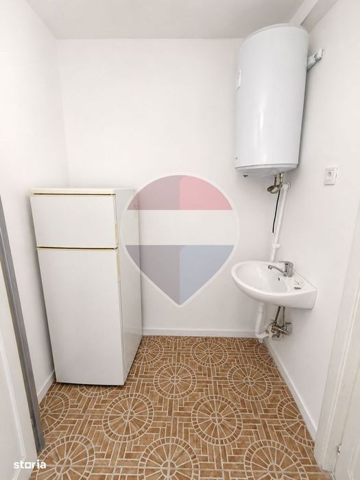 Garsonieră 28 mp | Piața Romană | 3 min metrou | 0% comision