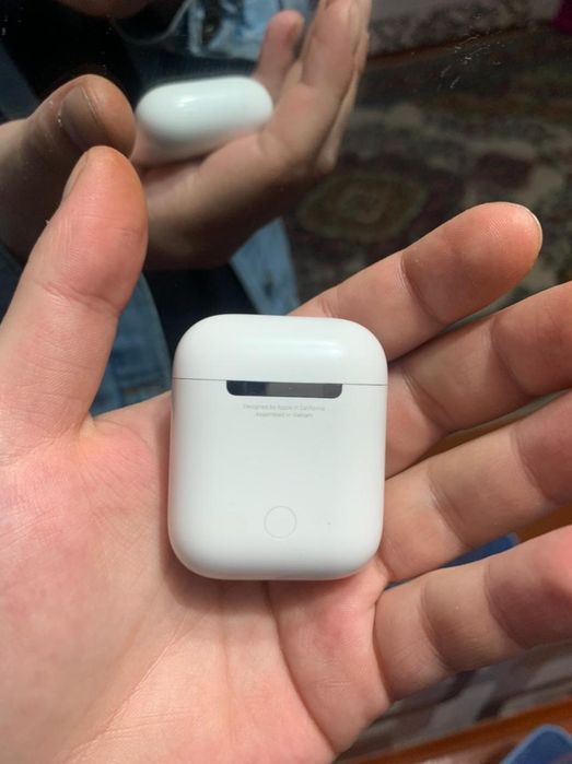 Продам кейс от Аirpods 2