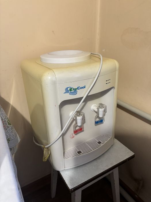 Диспенсер для воды рабочий