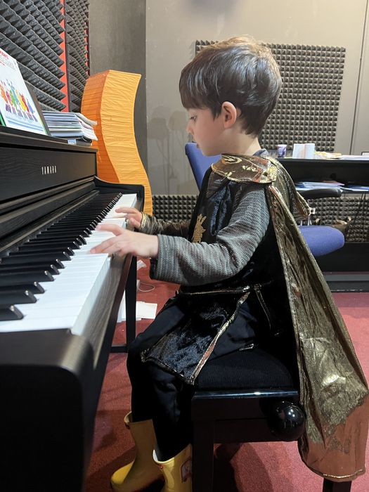 Ore de pian în Ghencea – Studio profesional