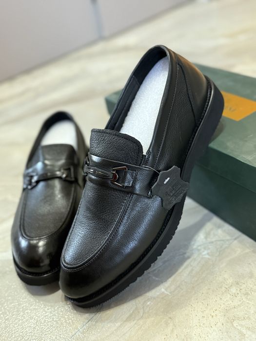 Продам мужские туфли новые