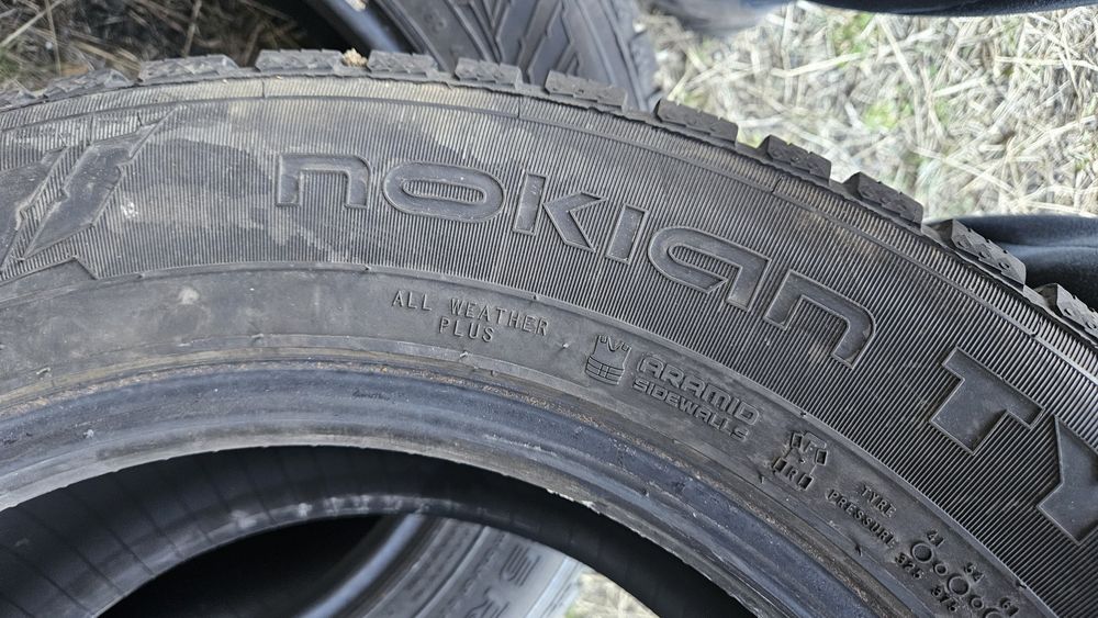 2бр гуми 215 65 16С дот 22 нокиан nokian
