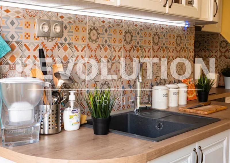 Дава се под наем Двустаен апартамент в Варна, Гръцка махала - 50 кв.м за 500 € - Снимка #2