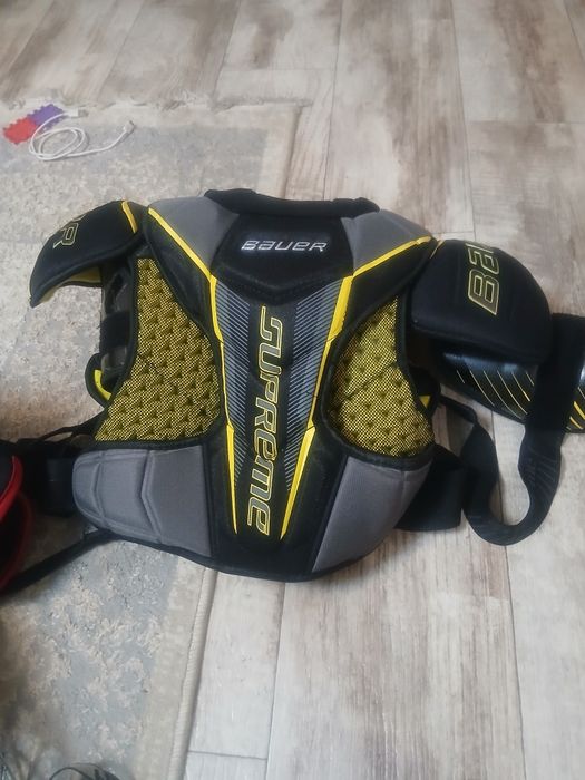 Продам всю хокейную форму