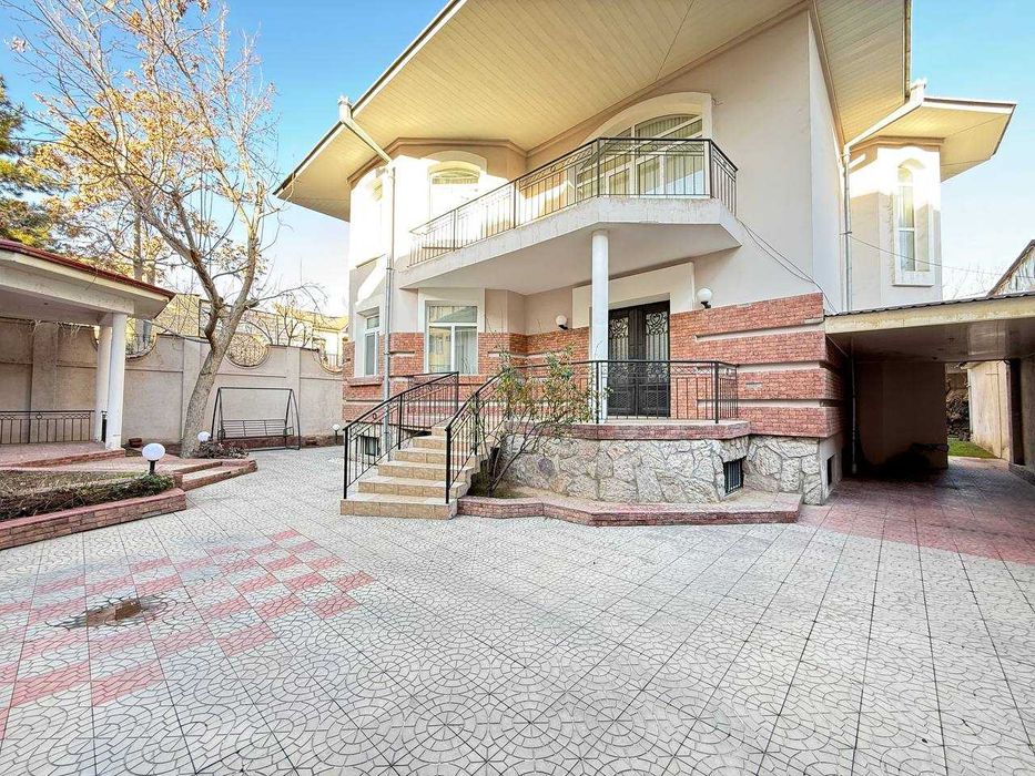 Просторный дом с подвалом и охраной | Яккасарайский район