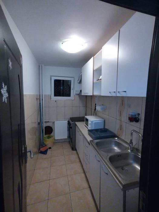 Închiriez apartament 2 cam. parter la 3 min. de statia metrou 1 Decembrie 1918, cu tot ce trebuie.