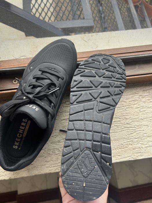 SKECHERS Обувки UNO черни