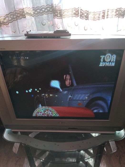 Телевизор LG большой диагональ 72d
