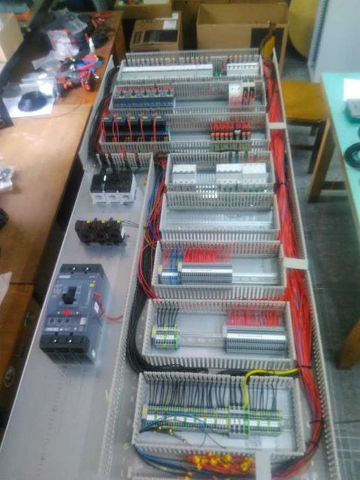 Изработка на ел. табла