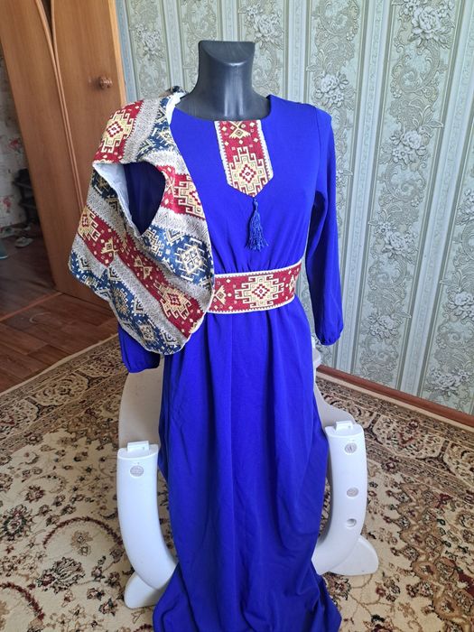 Платье б/у без запаха