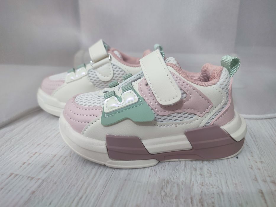 Кроссовки детские