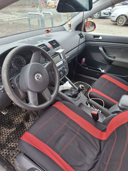 Vând golf 5 stare buna