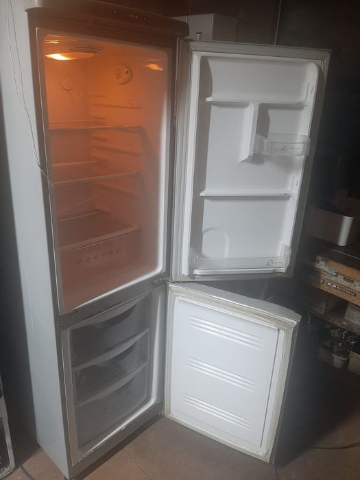 Продам холодильник