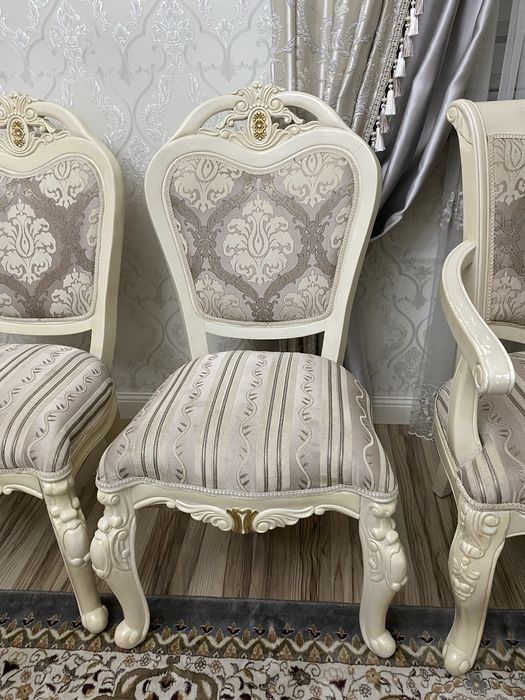 Комплект стол со стульями