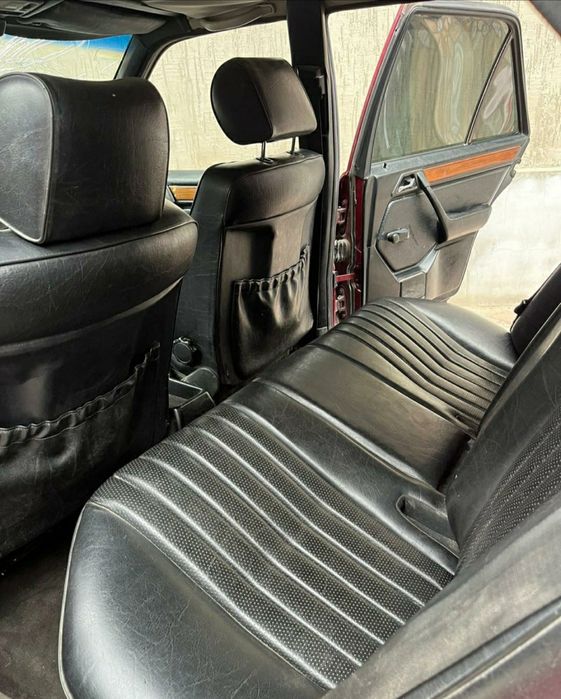 Мерседес 124 е 200