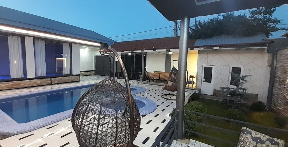 Kampakt dacha oila va ulfat uchun