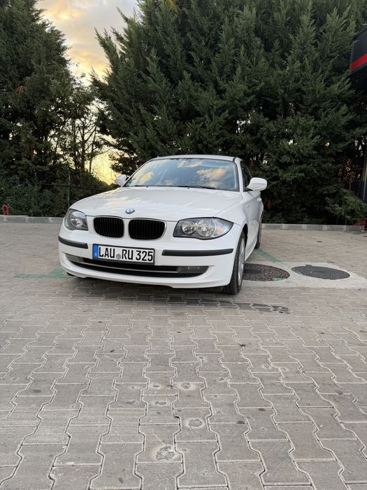 Bmw Seria 1 - benzina 2010 (Vatiante )