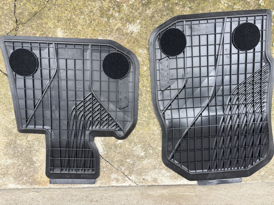 Гумени стелки за BMW X3 G01 пригинални за ДЕСЕН ВОЛАН