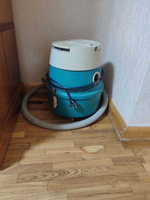 Пылесос советский