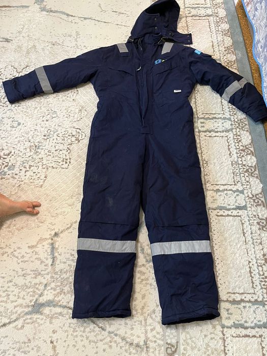 Продаётся спецодежда зимняя комбинизон
