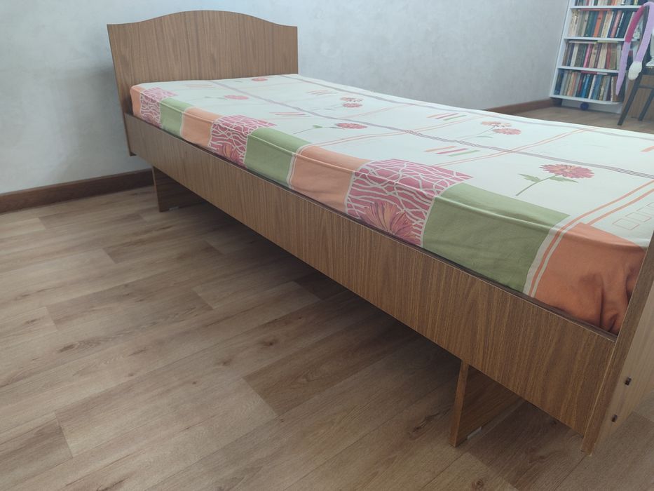 Продам кровать одна спальня 2 м